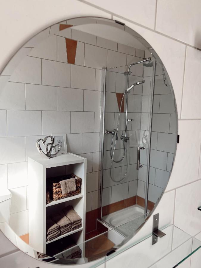 Ferienwohnung Moselflair Mit Direktem Blick Auf Die Mosel Und Weinberge Oberfell Exterior photo