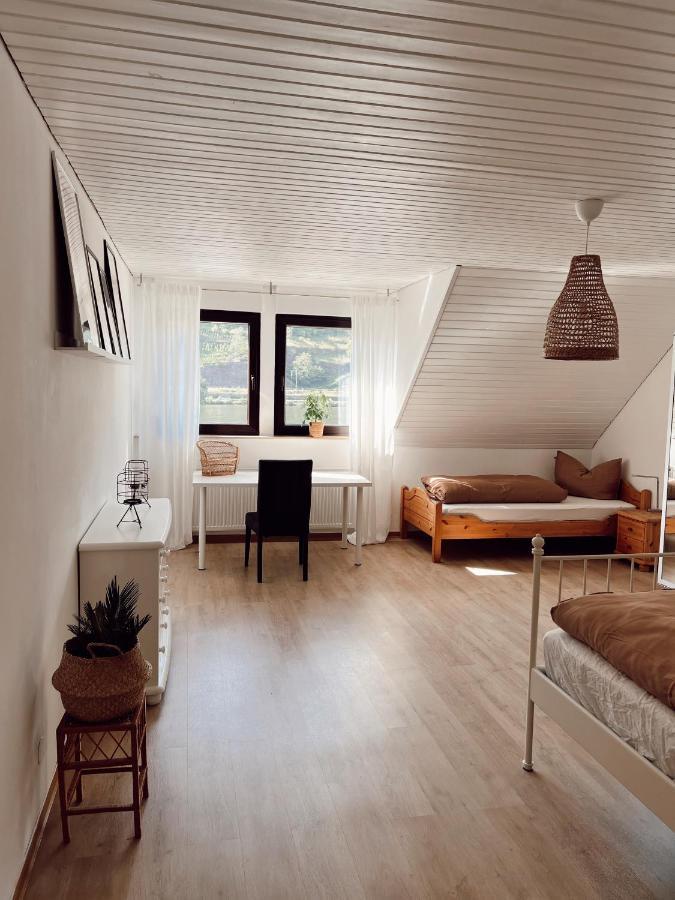 Ferienwohnung Moselflair Mit Direktem Blick Auf Die Mosel Und Weinberge Oberfell Exterior photo